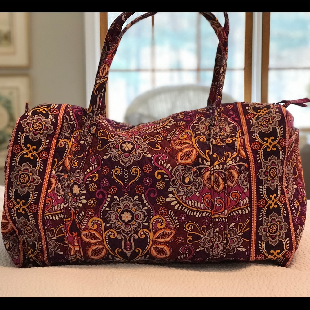 Vera Bradley Lg Duffel, Safari Sunset, NWOT 23x11”